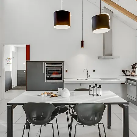 2 Bedroom Gorgeous In *