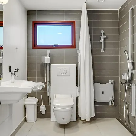2 Bedroom Gorgeous In *