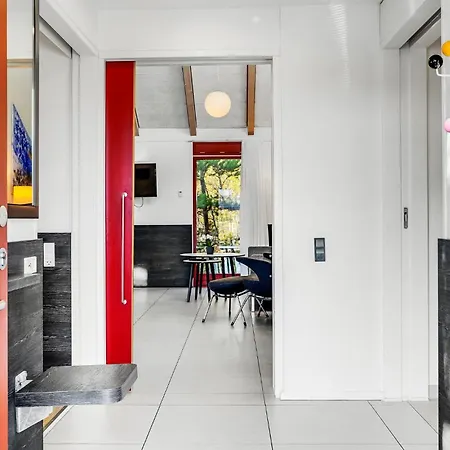 2 Bedroom Lovely In